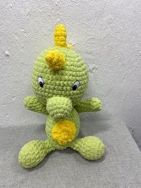 HANDMADE CROCHET GREEN BIRD 17 IN